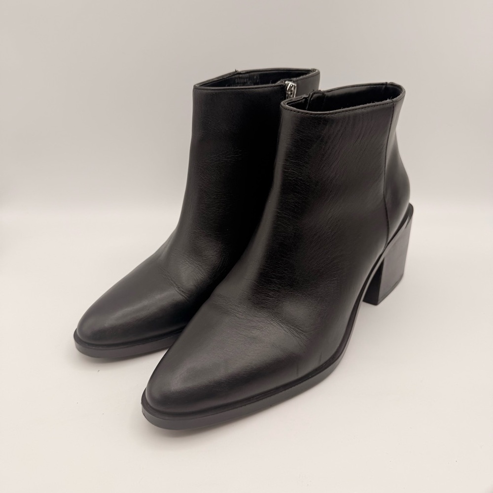 Vince Camuto Black Leather Ankle Boots Block Heel Zip Booties Women’s Size 9.5